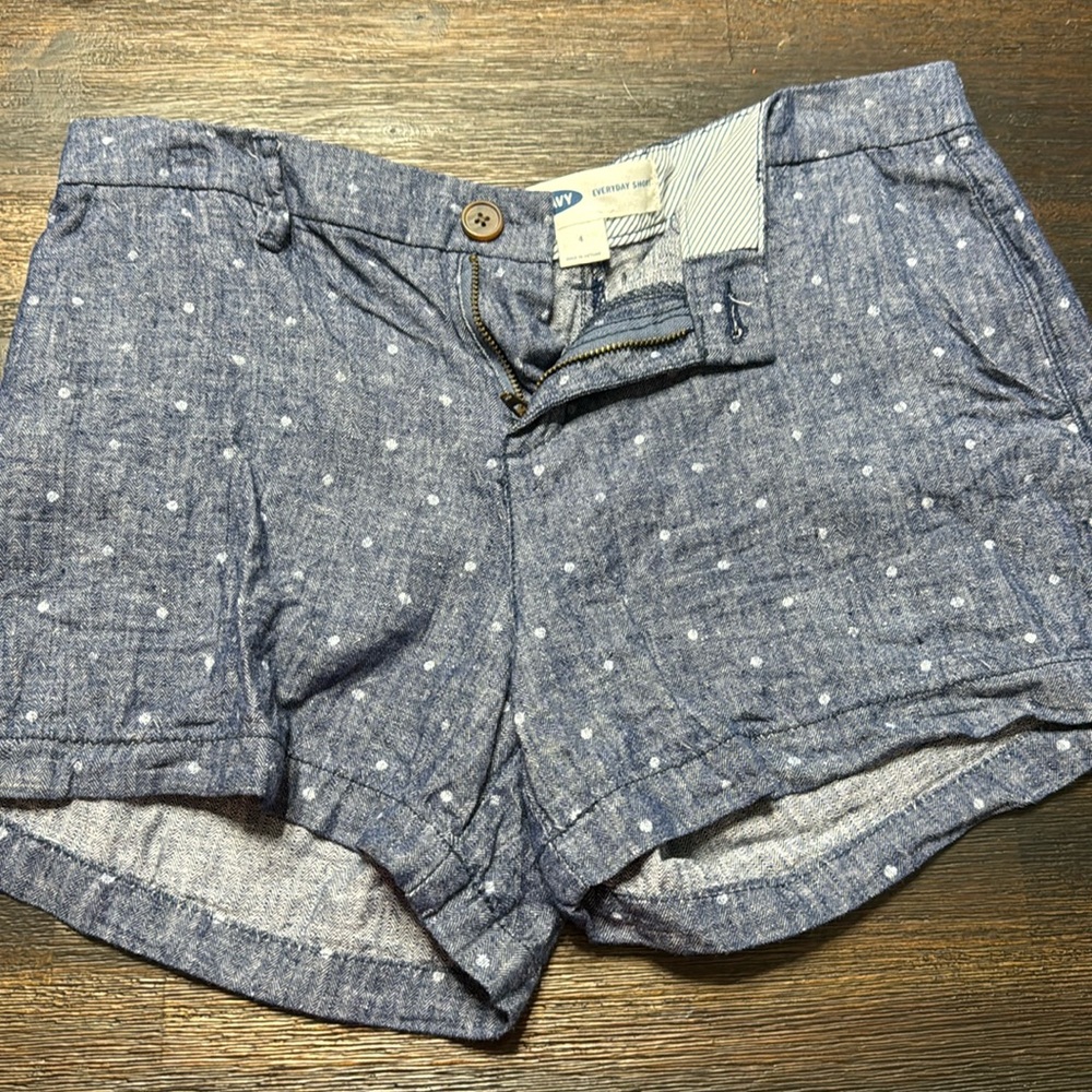 Women’s shorts size 4 OLD NAVY
